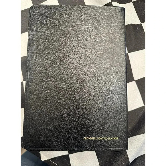 The Expositor’s Study Bible by Jimmy Swaggert (Black Bonded Leather) - Picture 4 of 6